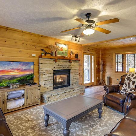 Pet-Friendly Gatlinburg Retreat With Hot Tub! Villa Kültér fotó