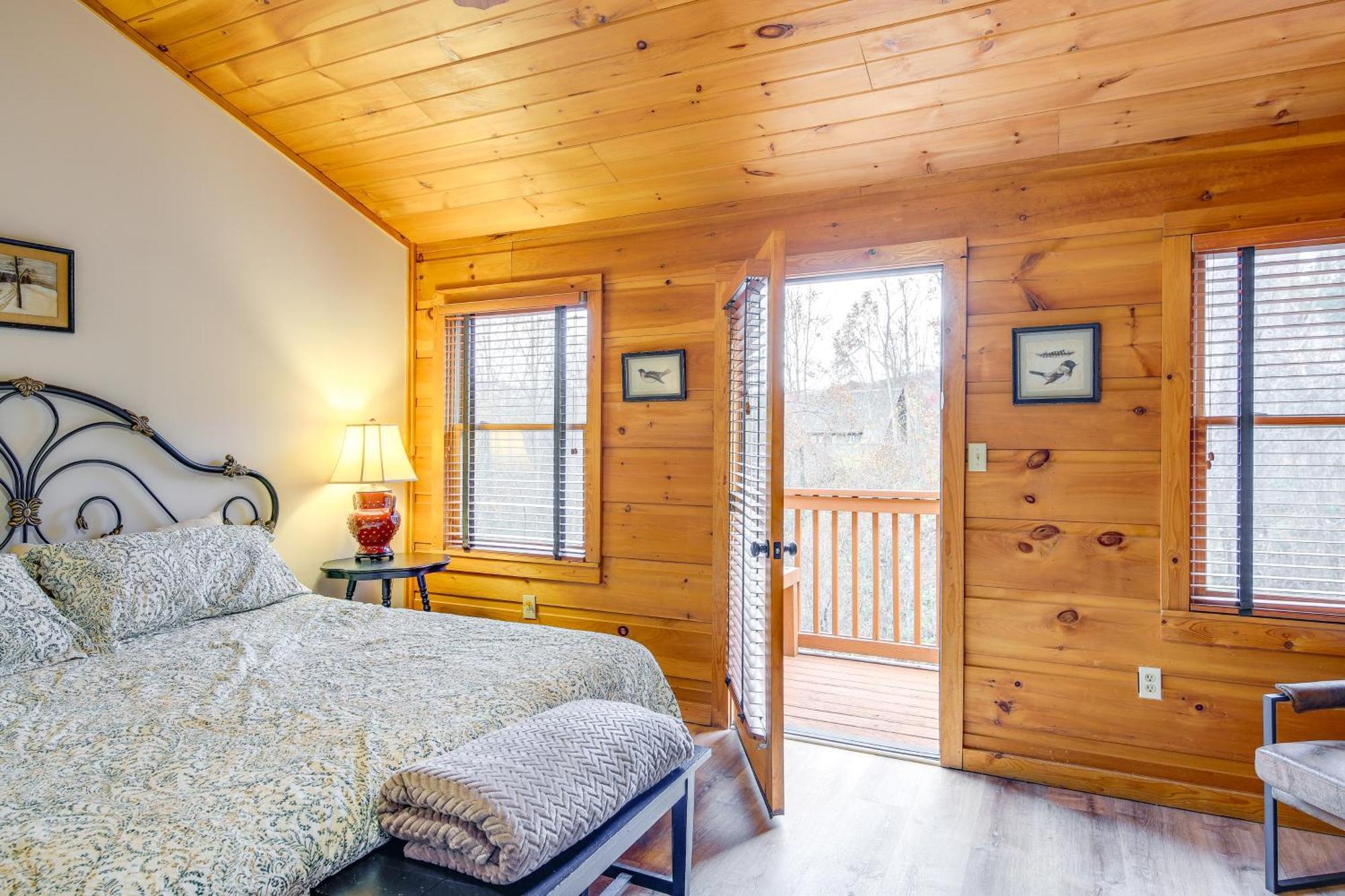 Pet-Friendly Gatlinburg Retreat With Hot Tub! Villa Kültér fotó