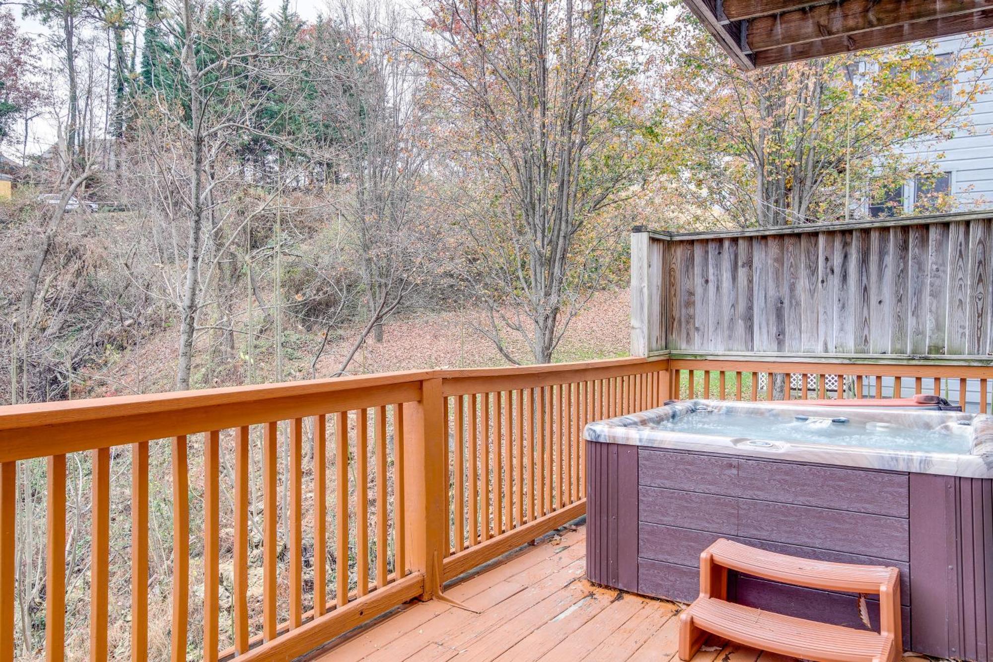 Pet-Friendly Gatlinburg Retreat With Hot Tub! Villa Kültér fotó