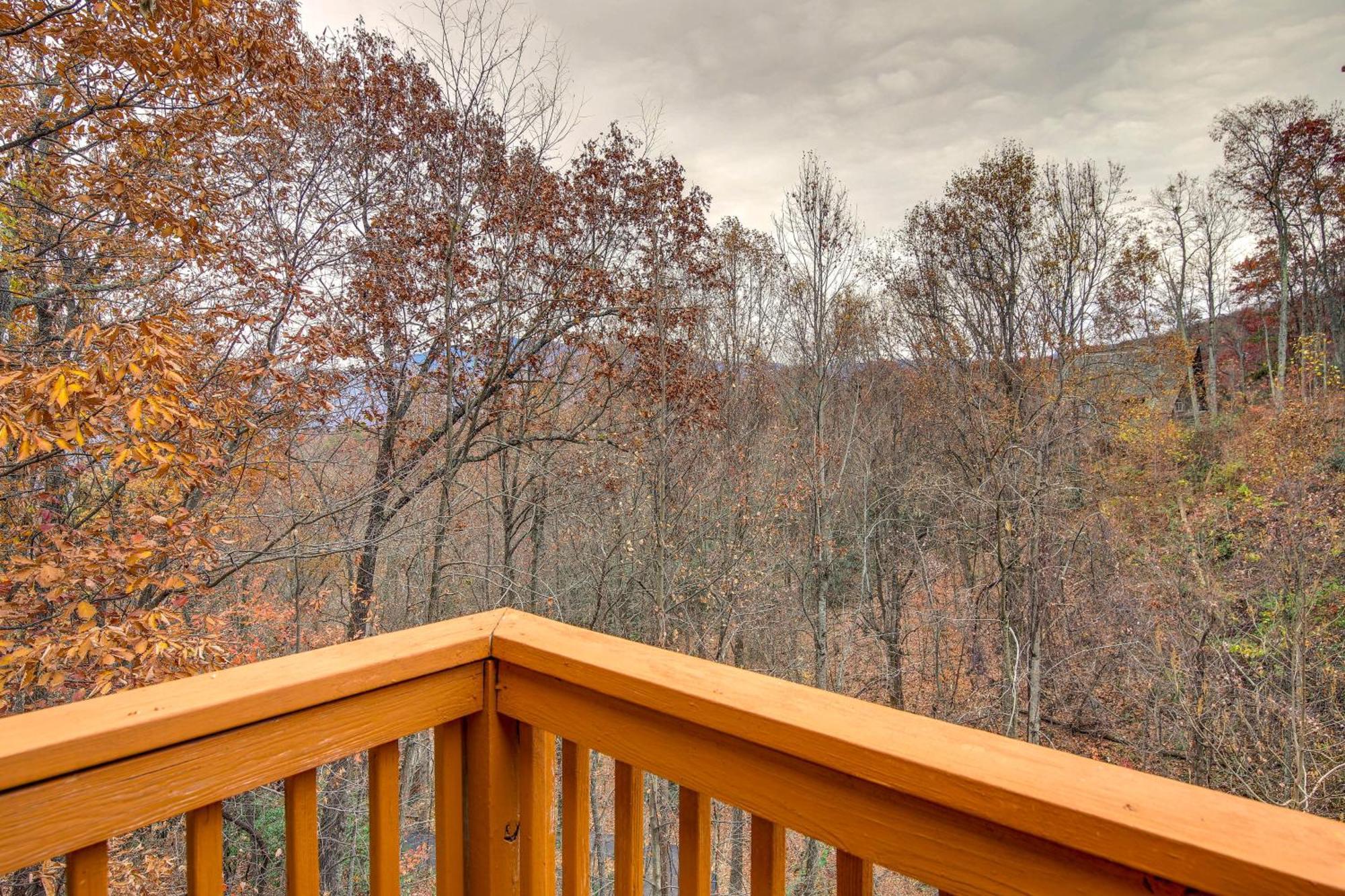 Pet-Friendly Gatlinburg Retreat With Hot Tub! Villa Kültér fotó