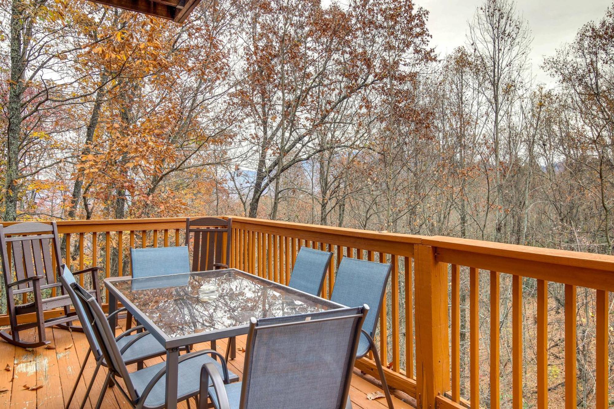 Pet-Friendly Gatlinburg Retreat With Hot Tub! Villa Kültér fotó