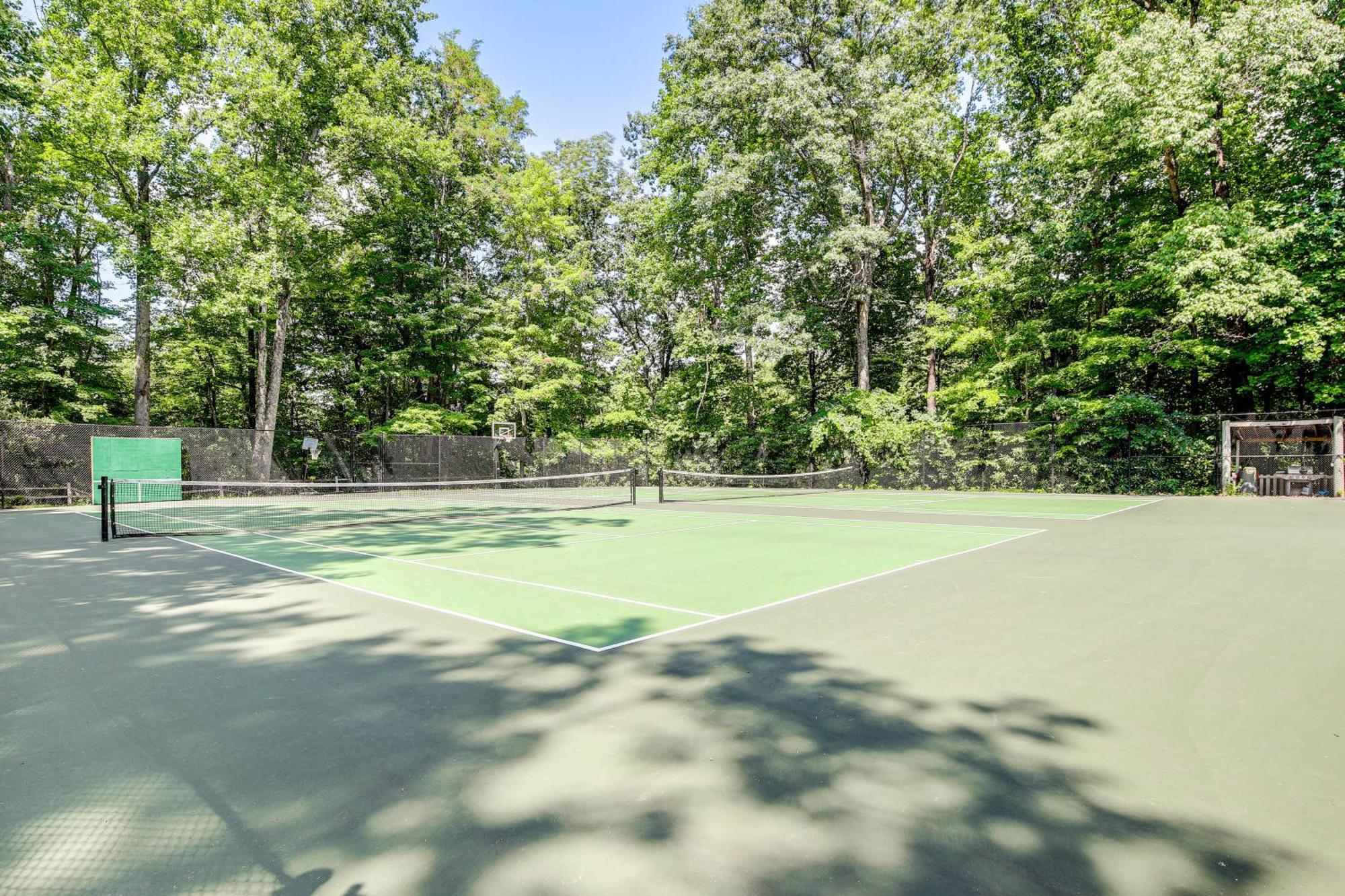 Pet-Friendly Gatlinburg Retreat With Hot Tub! Villa Kültér fotó