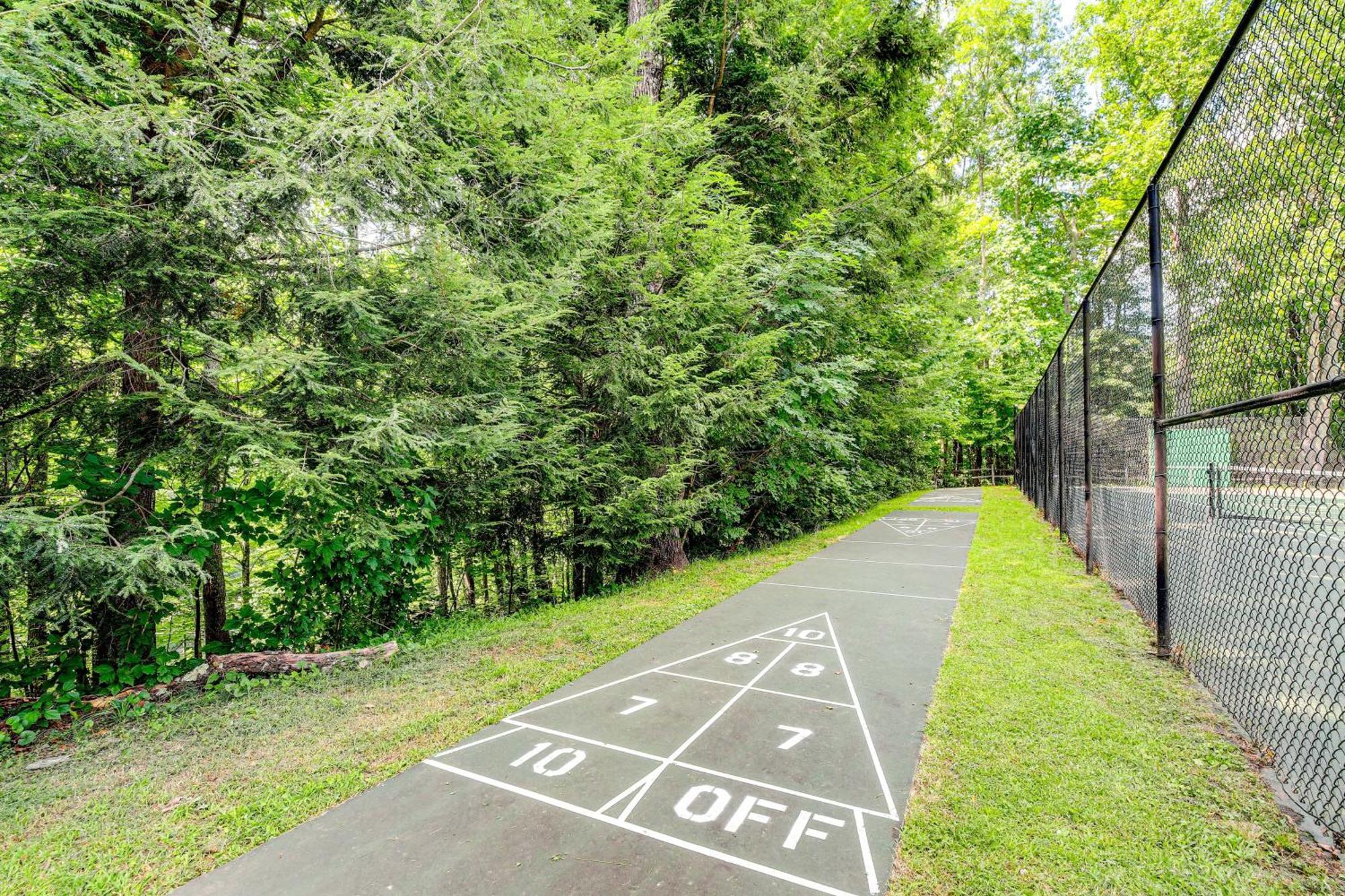 Pet-Friendly Gatlinburg Retreat With Hot Tub! Villa Kültér fotó
